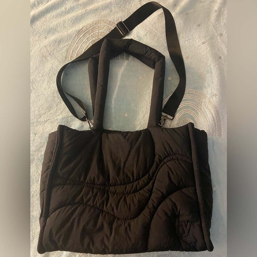 THIRTY YEARS THE DRIFT TOTE BLACK FULL SIZE PUFFER